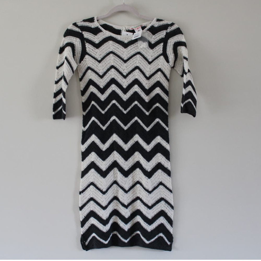 NWT Bonpoint Girl's Crochet Knit Pattern Dress Gray White Chevron 12